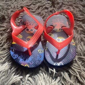GAP Kids Red and Blue Flip Flops